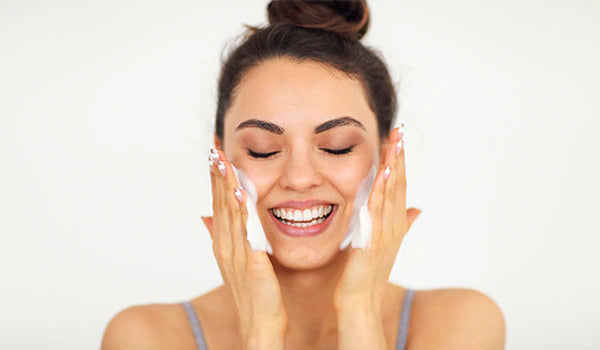 Best Skin Brightening Face Wash: Build Your Perfect Skincare Routine