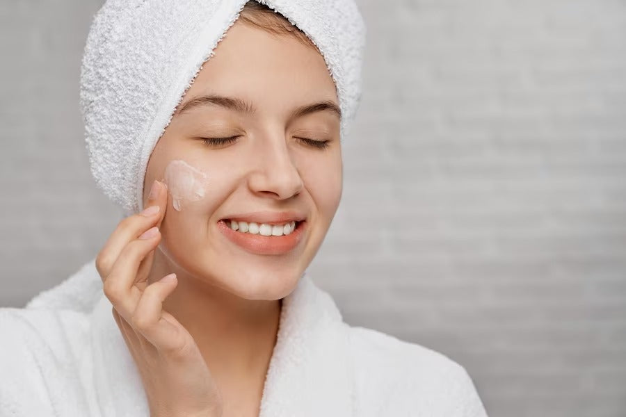 Explore The Wonders of Hydration+ Nourishing Cream